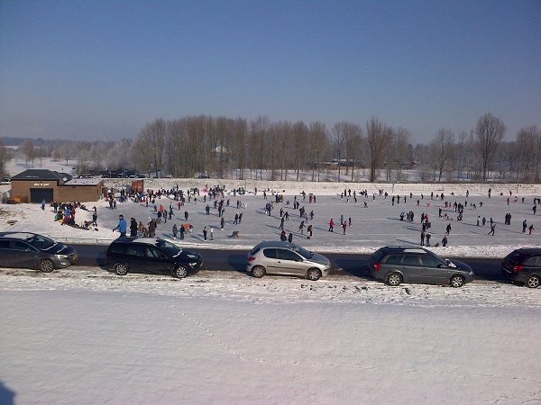 Afbeelding ijsbaan Kerkdriel winter